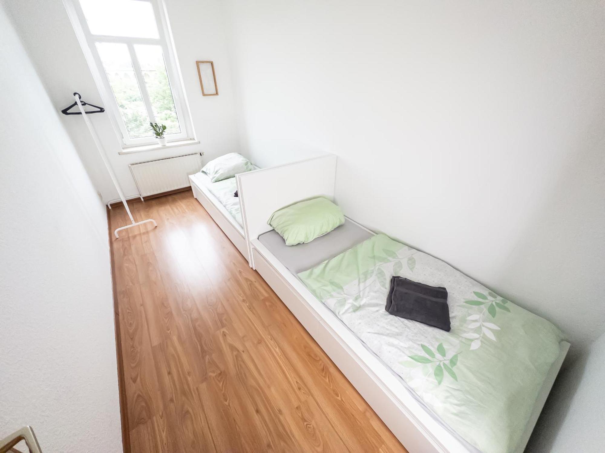3-room With 4 Single Beds Apartment *
